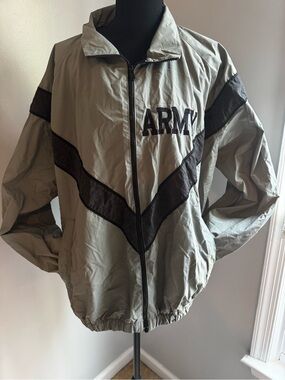 U.S Army IPFU Improved Physical Fitness Windbreaker Jacket Medium Unissued